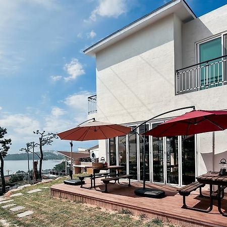 Yeosu Blooming Pension Экстерьер фото