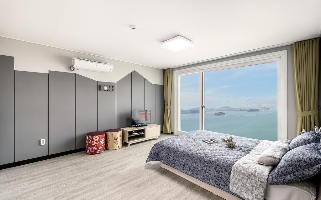 Yeosu Blooming Pension Экстерьер фото