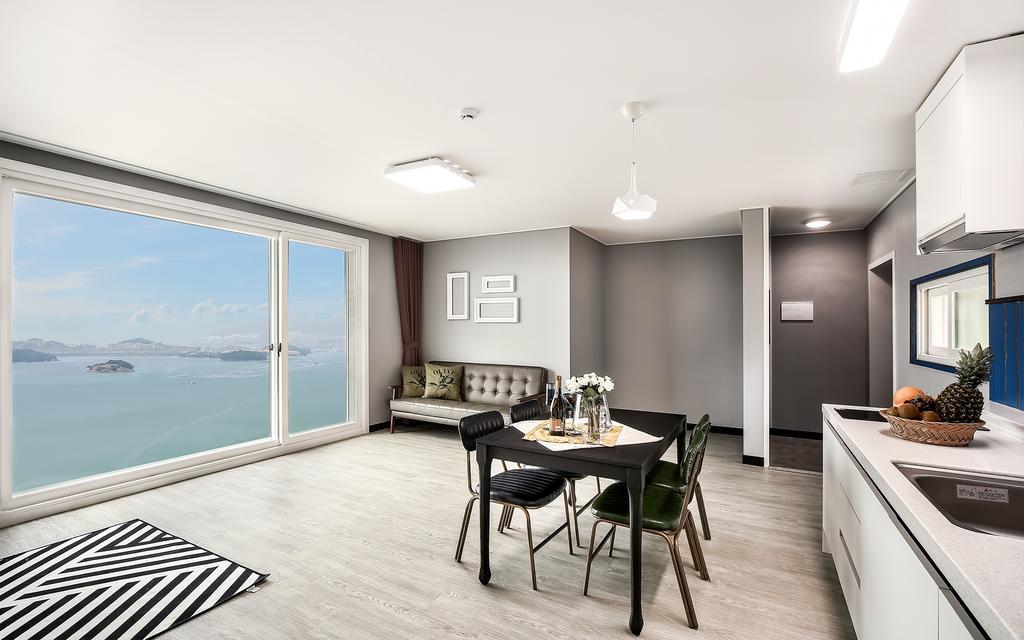 Yeosu Blooming Pension Экстерьер фото
