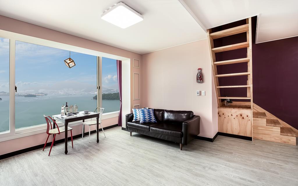 Yeosu Blooming Pension Экстерьер фото